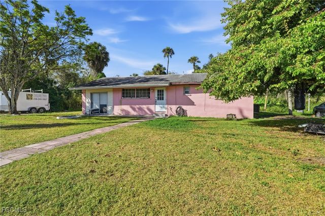 829 N Bridge St ST, Labelle, FL 33935