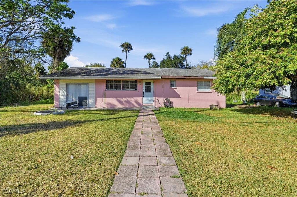 829 N Bridge St ST, Labelle, FL 33935