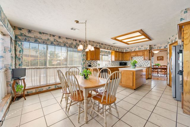 712 Foxmoor Court, Highland Village, TX 75077