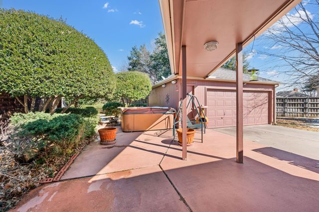 712 Foxmoor Court, Highland Village, TX 75077