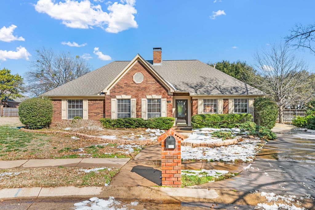712 Foxmoor Court, Highland Village, TX 75077