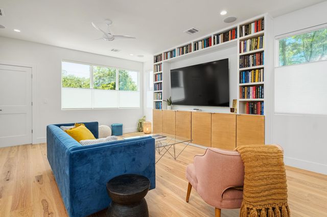 1007 E 15th ST 2, Austin, TX 78702