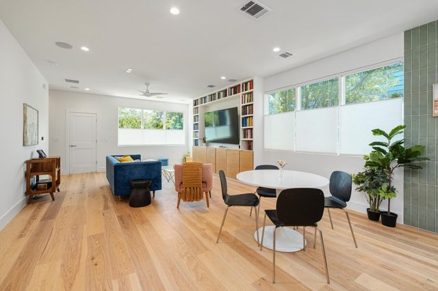 1007 E 15th ST 2, Austin, TX 78702