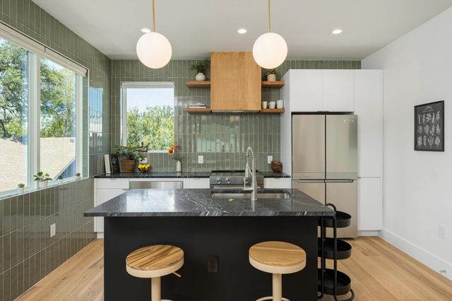 1007 E 15th ST 2, Austin, TX 78702