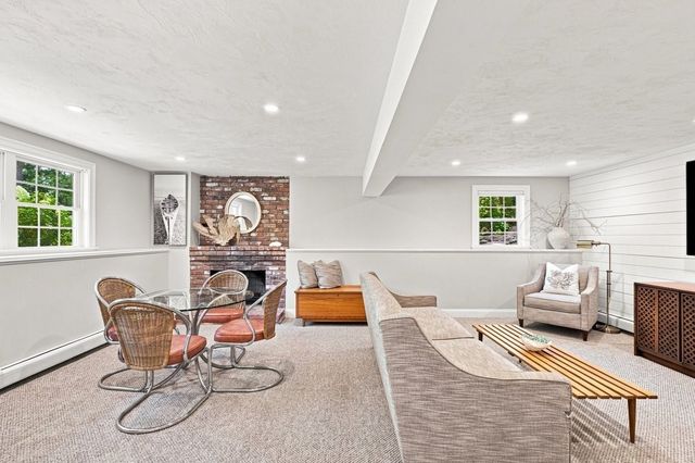 30 Pawtuxet, Plymouth, MA 02360