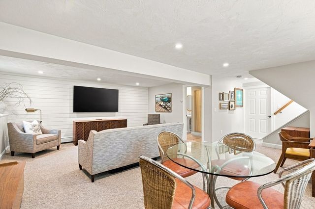 30 Pawtuxet, Plymouth, MA 02360