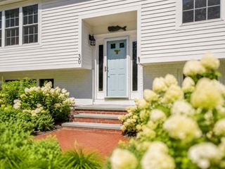 30 Pawtuxet, Plymouth, MA 02360