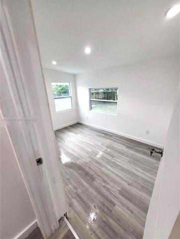 1945 NW 51 st Ter, Miami, FL 33142
