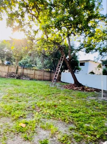 1945 NW 51 st Ter, Miami, FL 33142