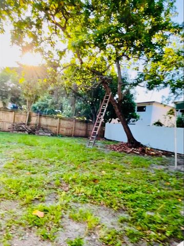 1945 NW 51 st Ter, Miami, FL 33142