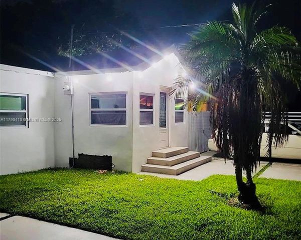 1945 NW 51 st Ter, Miami, FL 33142