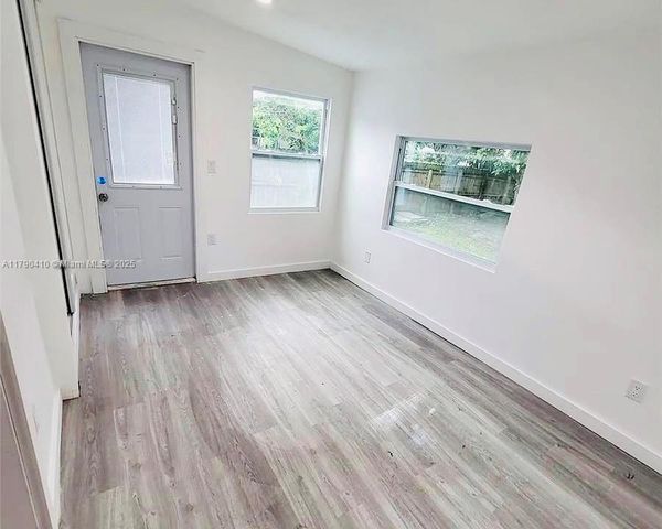 1945 NW 51 st Ter, Miami, FL 33142
