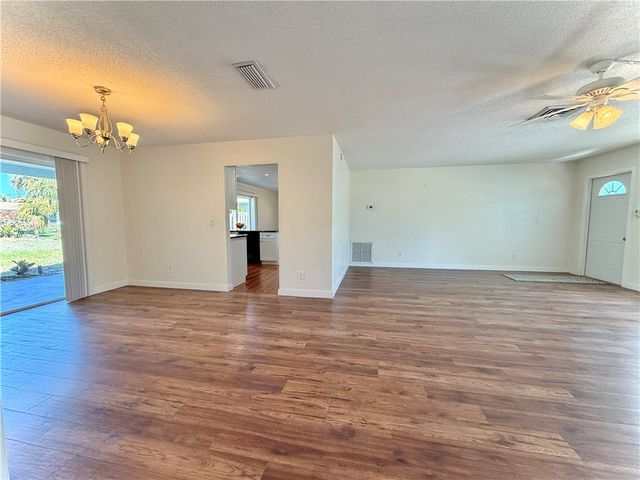 715 Holly Road, Vero Beach, FL 32963