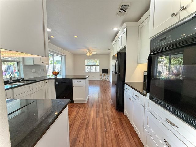 715 Holly Road, Vero Beach, FL 32963