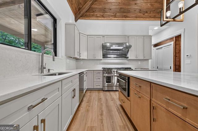 412 Mountain Tops Circle, Blue Ridge, GA 30513