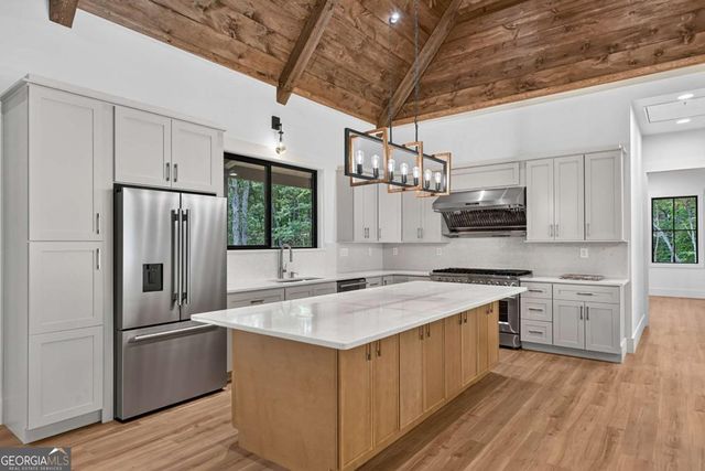 412 Mountain Tops Circle, Blue Ridge, GA 30513