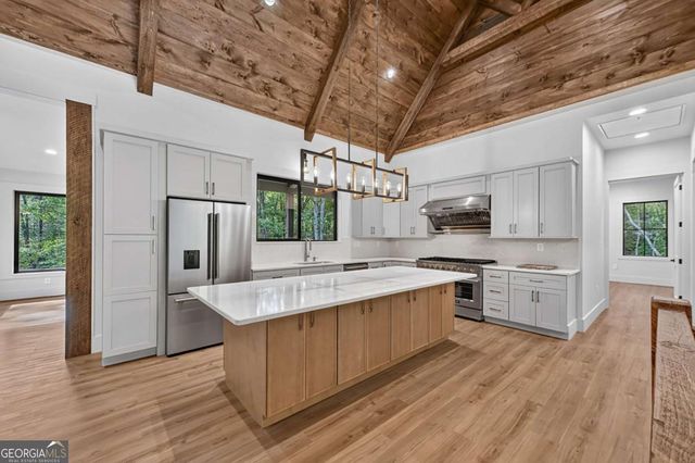 412 Mountain Tops Circle, Blue Ridge, GA 30513
