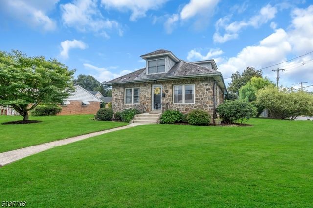 122 Aurora St, Lopatcong Twp., NJ 08865