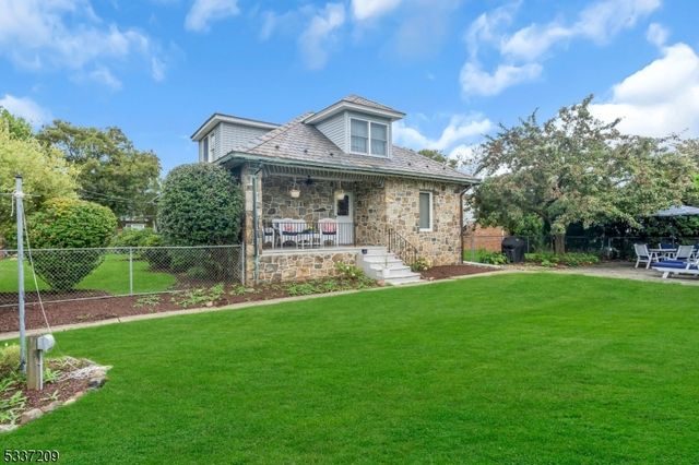 122 Aurora St, Lopatcong Twp., NJ 08865