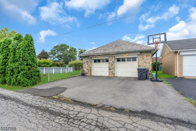 122 Aurora St, Lopatcong Twp., NJ 08865