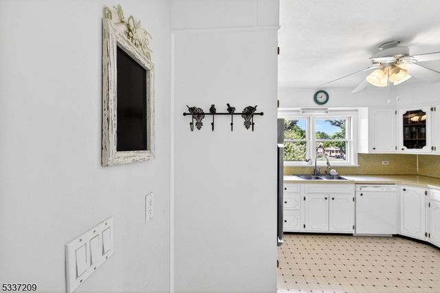 122 Aurora St, Lopatcong Twp., NJ 08865
