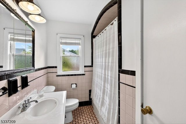 122 Aurora St, Lopatcong Twp., NJ 08865