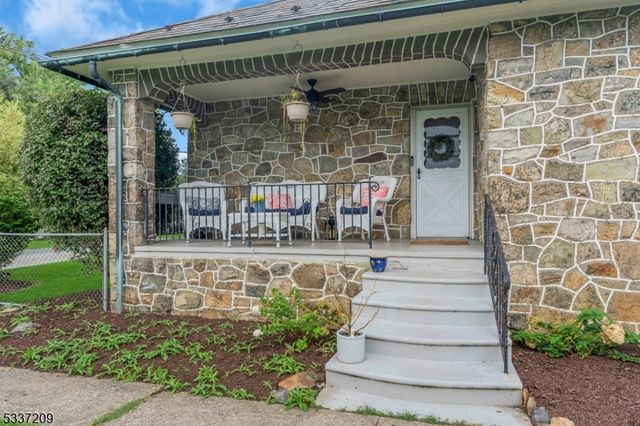 122 Aurora St, Lopatcong Twp., NJ 08865
