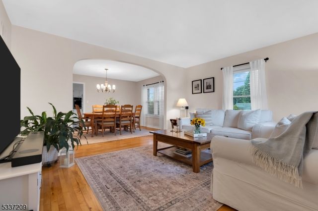 122 Aurora St, Lopatcong Twp., NJ 08865