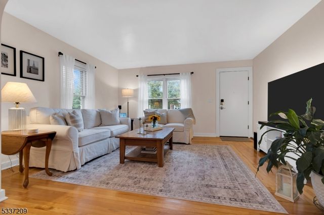 122 Aurora St, Lopatcong Twp., NJ 08865