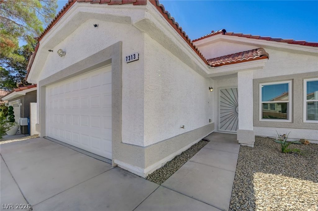 7313 Silver Ridge Drive, Las Vegas, NV 89128 — photo 4