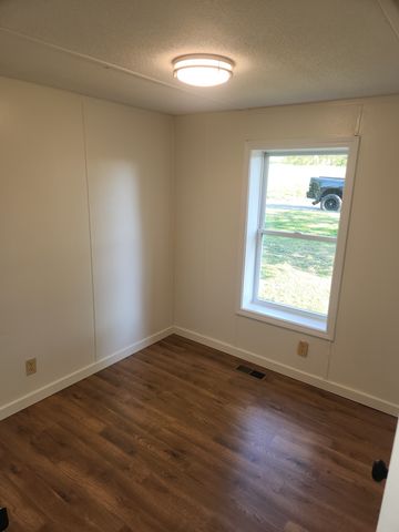 495 Gammons Ln, Hartsville, TN 37074