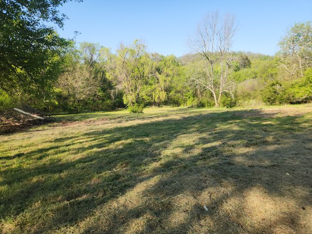 495 Gammons Ln, Hartsville, TN 37074