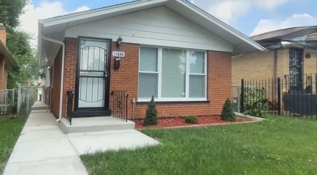 11642 S Elizabeth Street, Chicago, IL 60643