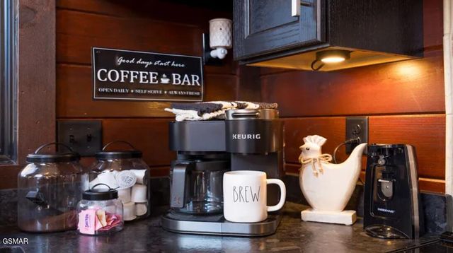 1005 Walini Way, Sevierville, TN 37876