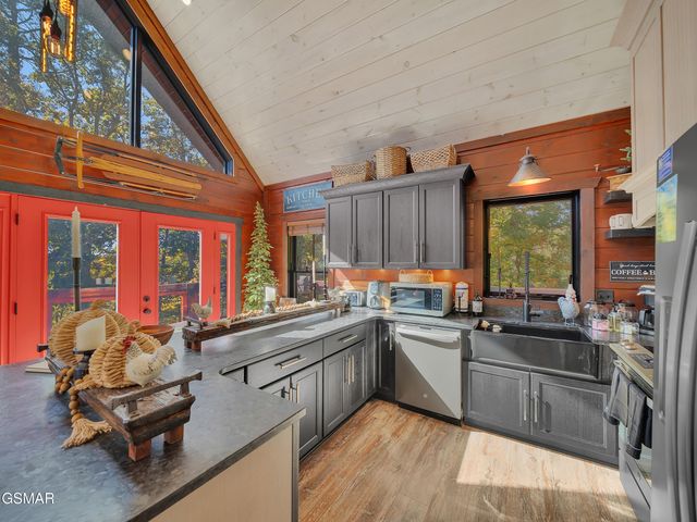 1005 Walini Way, Sevierville, TN 37876