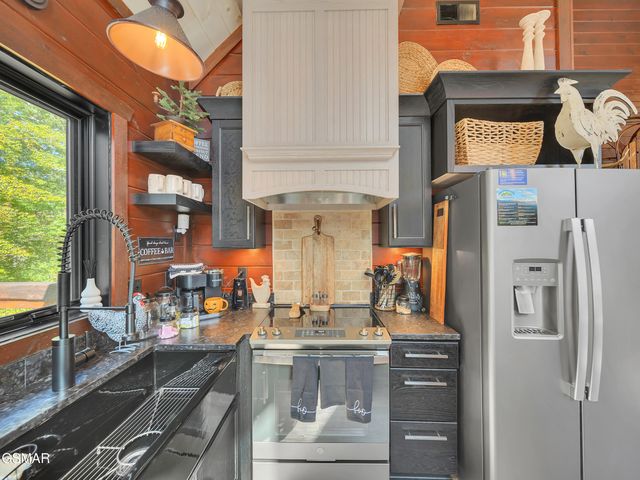 1005 Walini Way, Sevierville, TN 37876