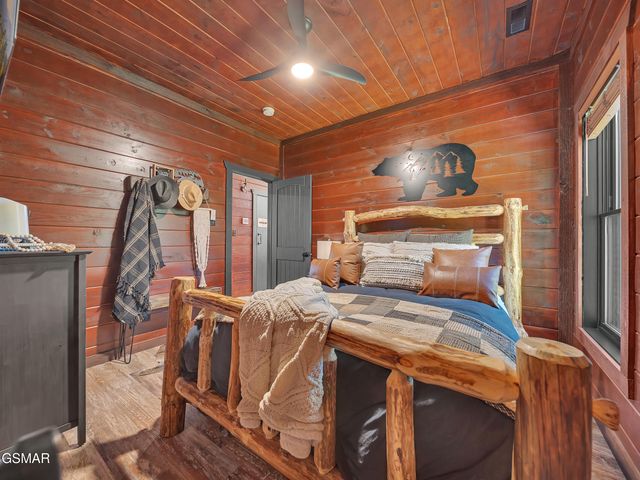 1005 Walini Way, Sevierville, TN 37876