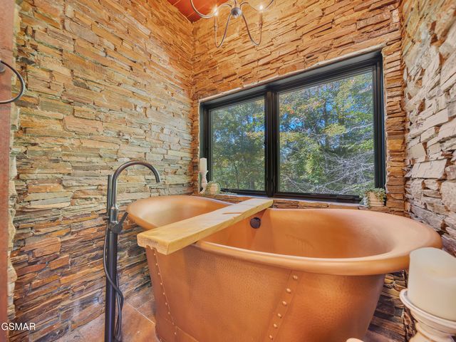 1005 Walini Way, Sevierville, TN 37876