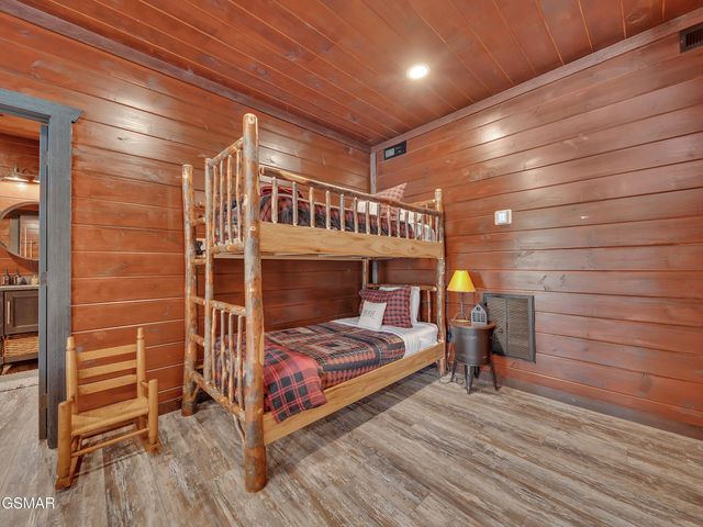 1005 Walini Way, Sevierville, TN 37876