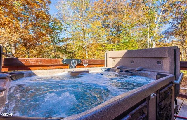 1005 Walini Way, Sevierville, TN 37876