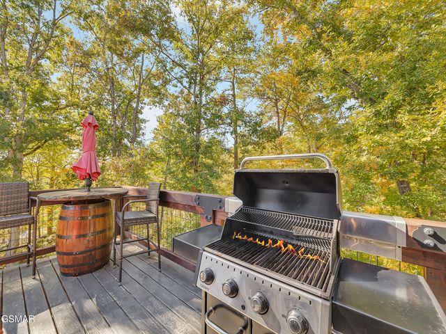 1005 Walini Way, Sevierville, TN 37876