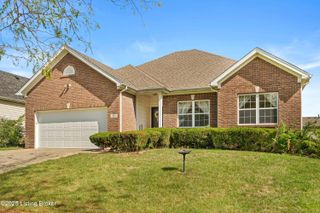 615 Hillrose Dr, Louisville, KY 40243