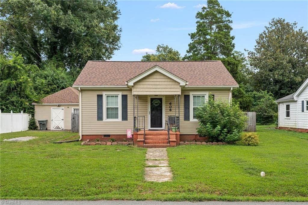 606 Cedar Street, Eden, NC 27288