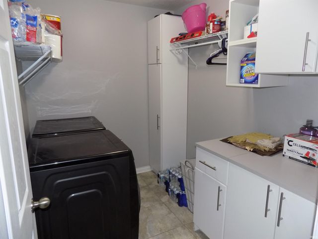 835 Groveview Court, Evansville, IN 47711
