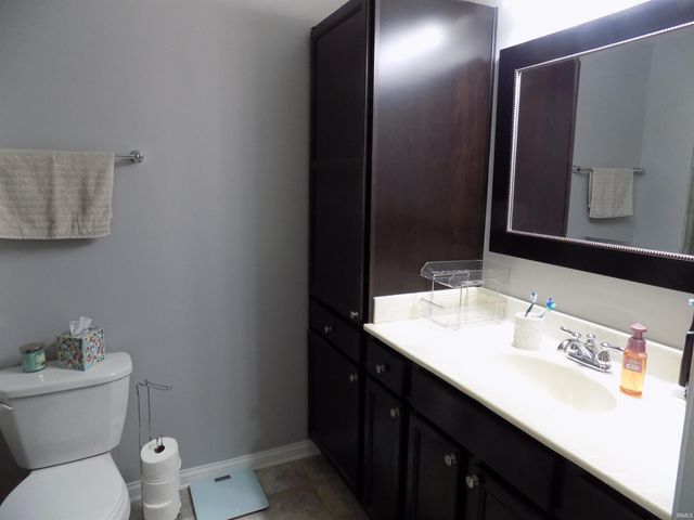835 Groveview Court, Evansville, IN 47711