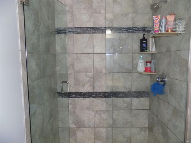 835 Groveview Court, Evansville, IN 47711