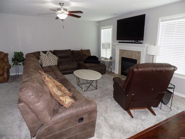 835 Groveview Court, Evansville, IN 47711