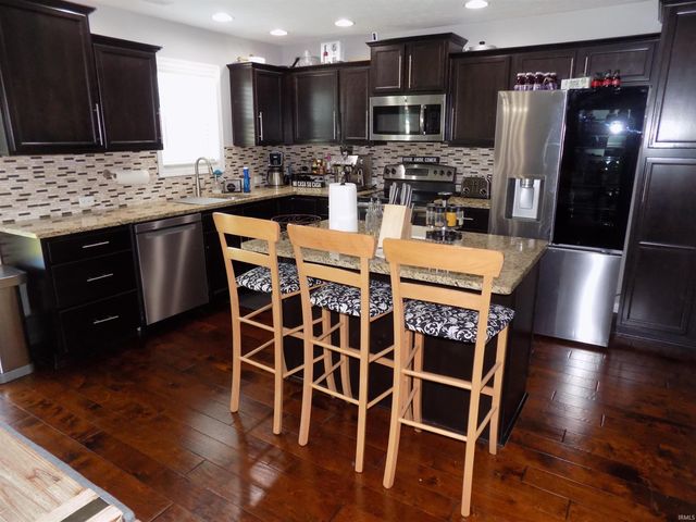 835 Groveview Court, Evansville, IN 47711