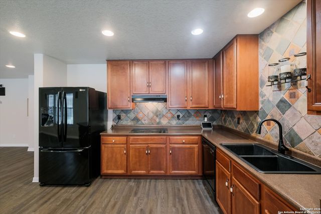 233 Springtree Trl, Cibolo, TX 78108