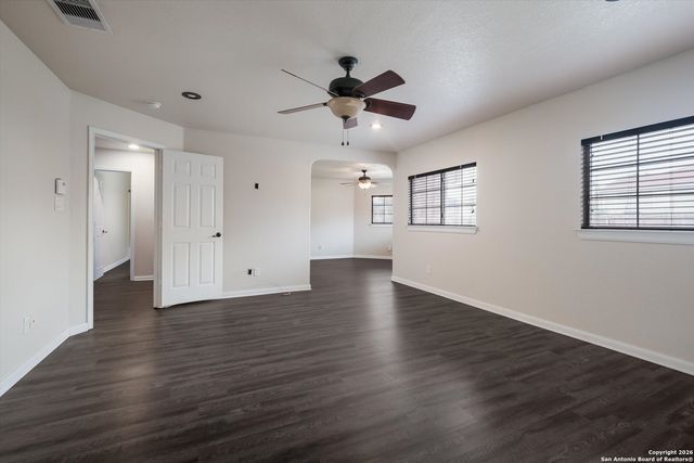 233 Springtree Trl, Cibolo, TX 78108